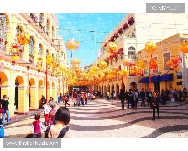 澳门百老汇官方网站为游客提供详细的场馆介绍、交通指南及周边住宿推荐，提升您的旅游体验